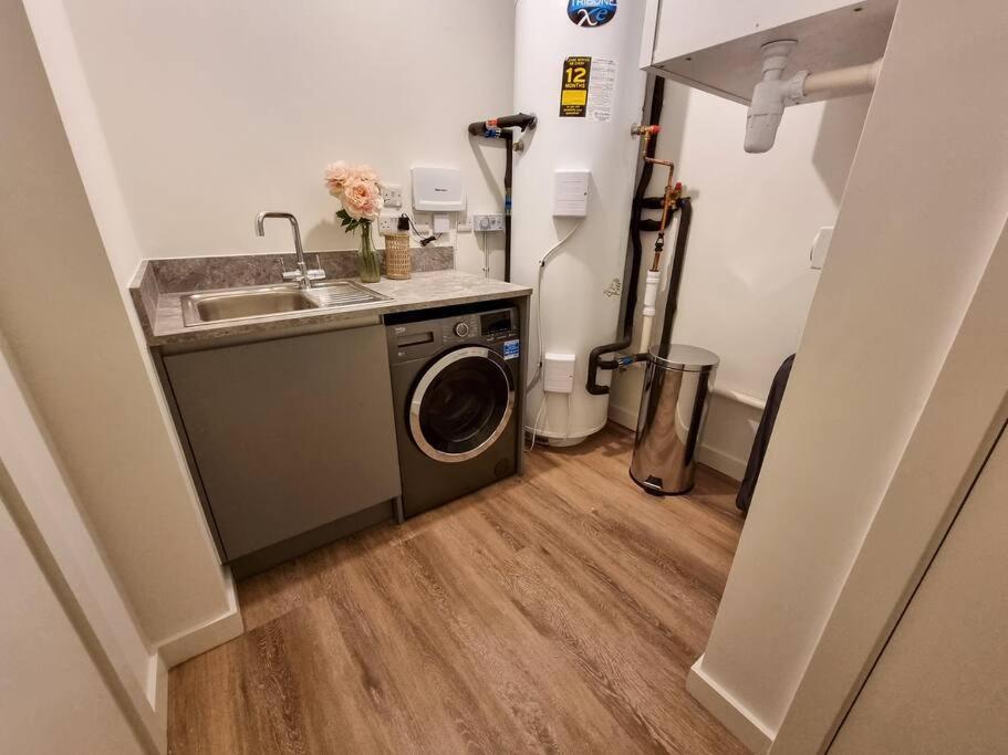 Luxury City Centre Townhouse With Parking Manchester Exterior foto